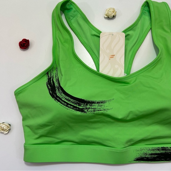 Fabletics Green and Black Medium Impact Sports Bra With Racerback Design 2X NWT - Picture 2 of 4